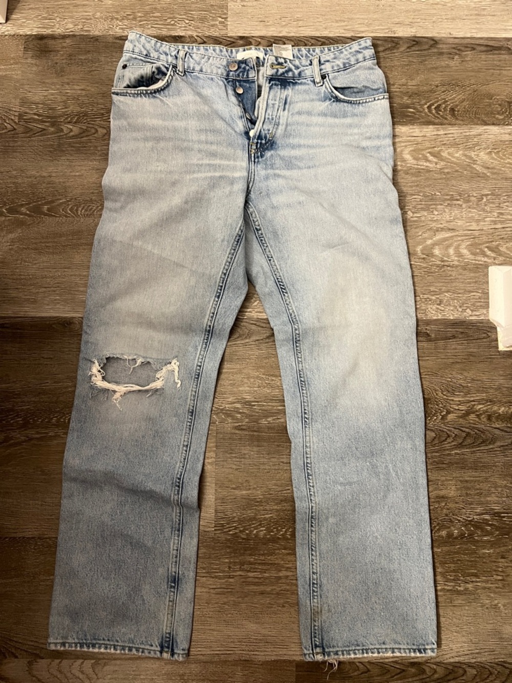 H&M Light Blue Straight-Leg Jeans with Distressed Knee